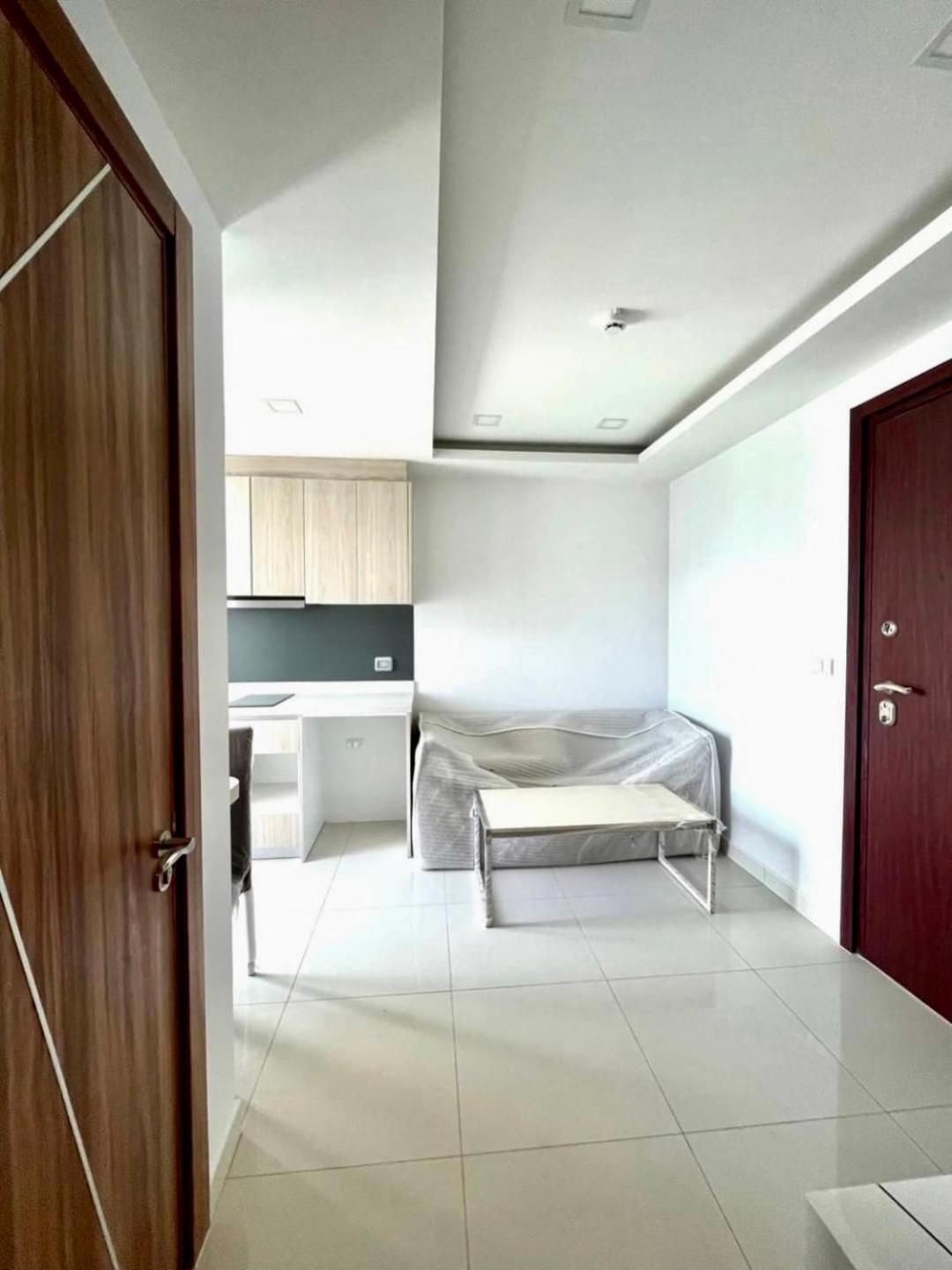 Arcadia Beach Resort By Psr Pattaya Exteriör bild