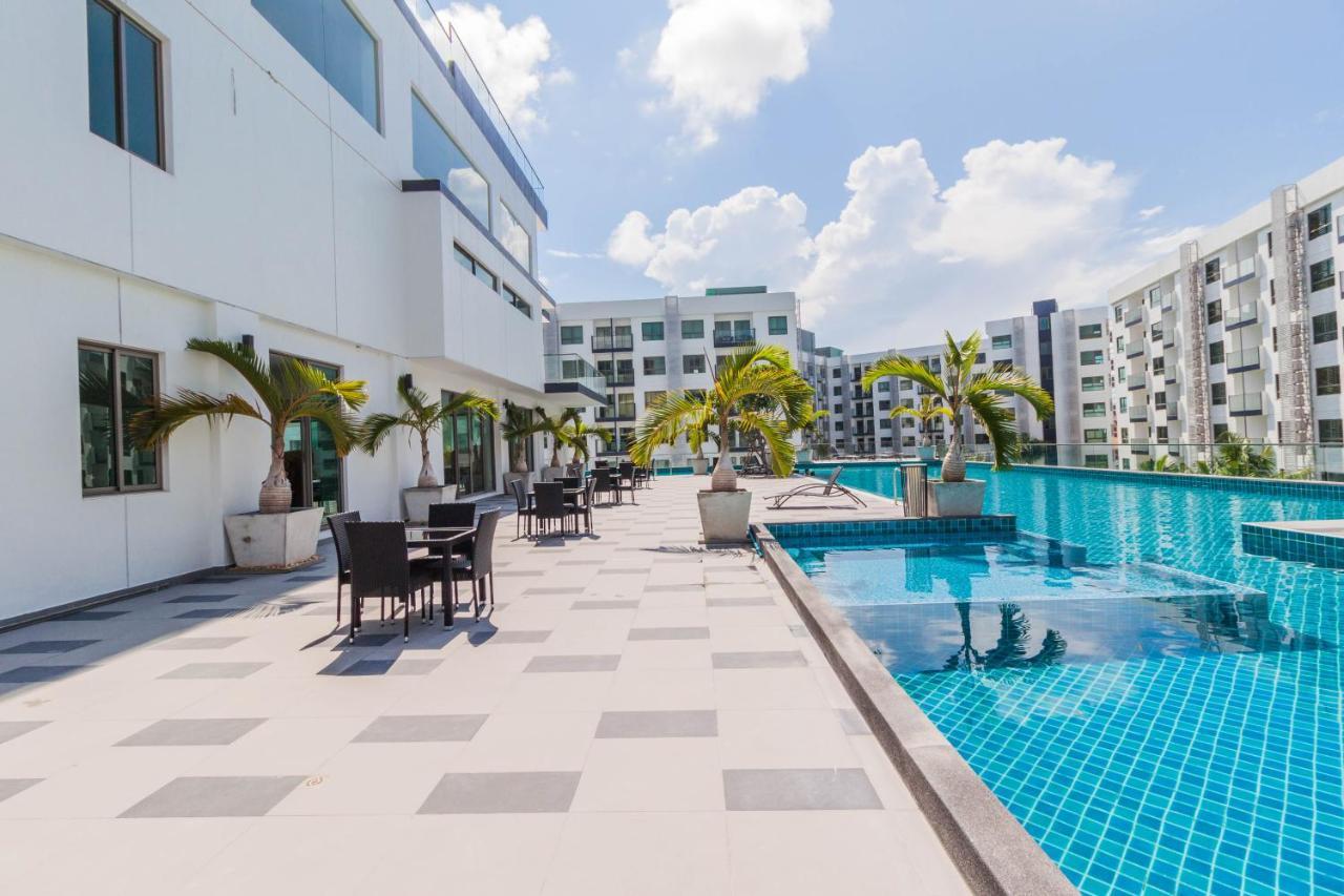 Arcadia Beach Resort By Psr Pattaya Exteriör bild
