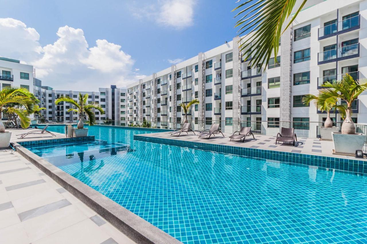 Arcadia Beach Resort By Psr Pattaya Exteriör bild