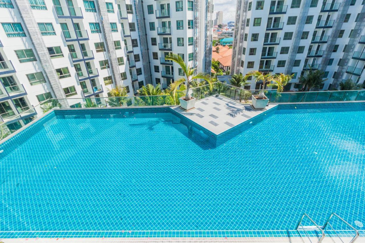 Arcadia Beach Resort By Psr Pattaya Exteriör bild